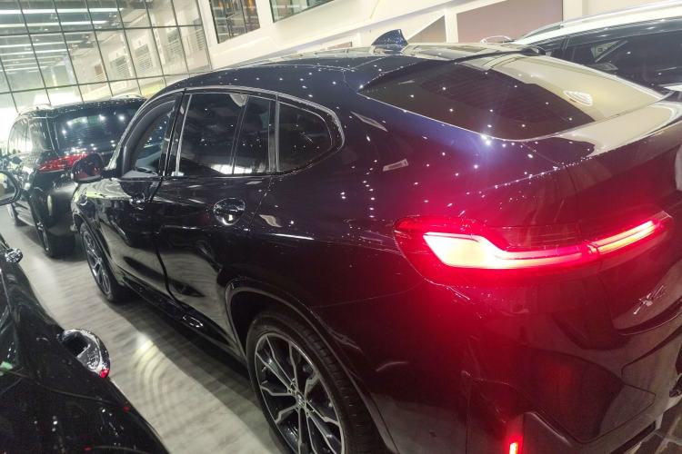 Used BMW X4 2022 xDrive 30i M Sport Package Exterior 3