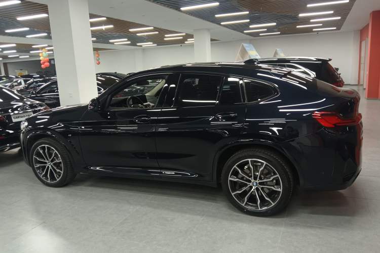 Used BMW X4 2022 xDrive 30i M Sport Package Exterior 3