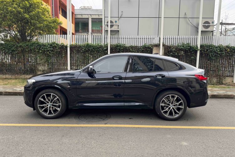 Used BMW X4 2022 xDrive 30i M Sport Package Exterior 3