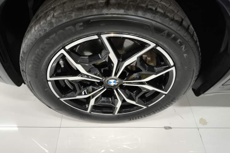 Used BMW X4 2022 xDrive 25i M Sport Package Exterior 4