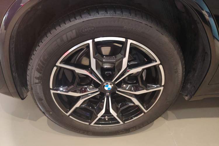 Used BMW X4 2022 xDrive 25i M Sport Package Exterior 4