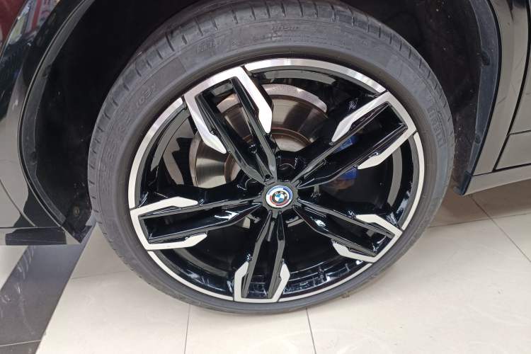 Used BMW X4 2022 M40i Exterior 4