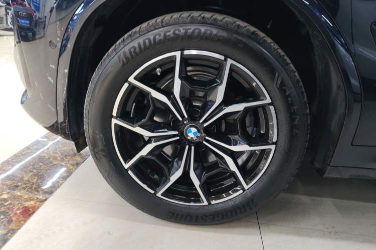 Used BMW X4 2022 xDrive 25i M Sport Package Exterior 4