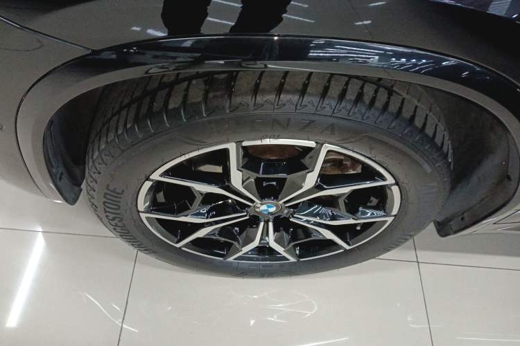 Used BMW X4 2022 xDrive 25i M Sport Package Exterior 4