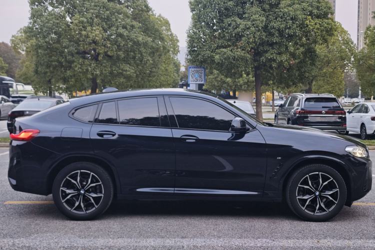 Used BMW X4 2022 xDrive 25i M Sport Package Exterior 4