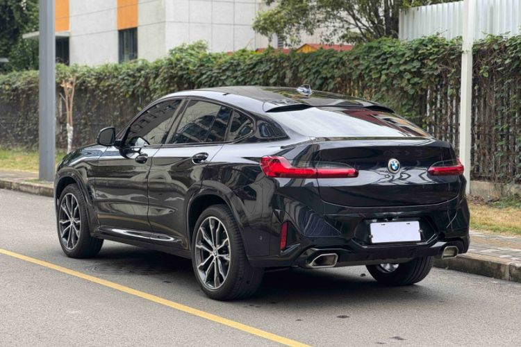 Used BMW X4 2022 xDrive 30i M Sport Package Exterior 4
