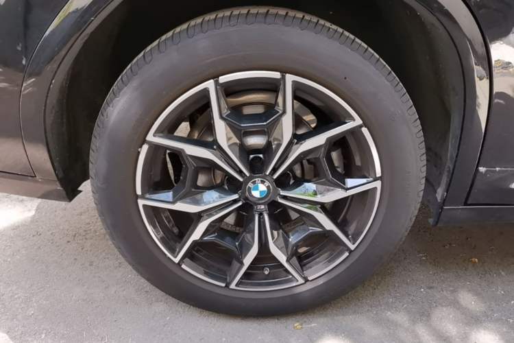 Used BMW X4 2022 xDrive 25i M Sport Package Exterior 5