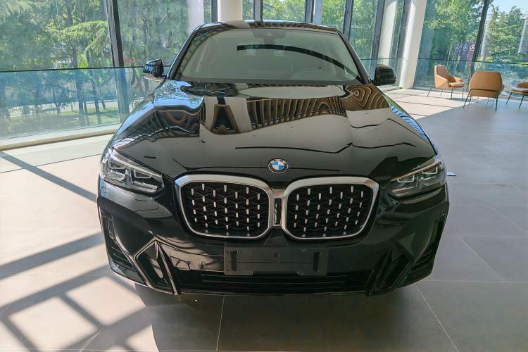 Used BMW X4 2022 xDrive 25i M Sport Package Exterior 6