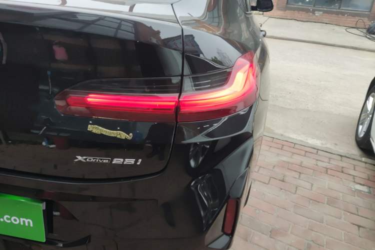 Used BMW X4 2022 xDrive 25i M Sport Package Exterior 6