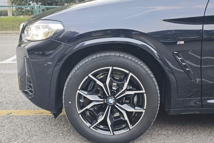Used BMW X4 2022 xDrive 25i M Sport Package Exterior 8