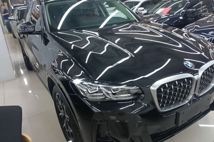 Used BMW X4 2022 xDrive 25i M Sport Package Front Right 45 Deg