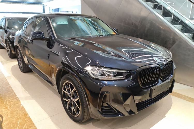 Used BMW X4 2022 xDrive 25i M Sport Package Front Right 45 Deg