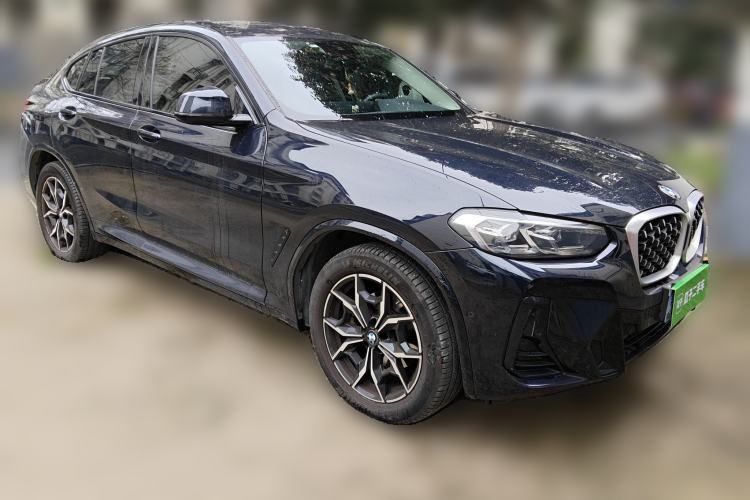 Used BMW X4 2022 xDrive 25i M Sport Package Front Right 45 Deg