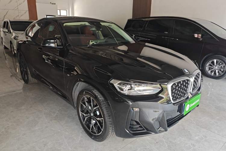 Used BMW X4 2022 xDrive 25i M Sport Package Front Right 45 Deg