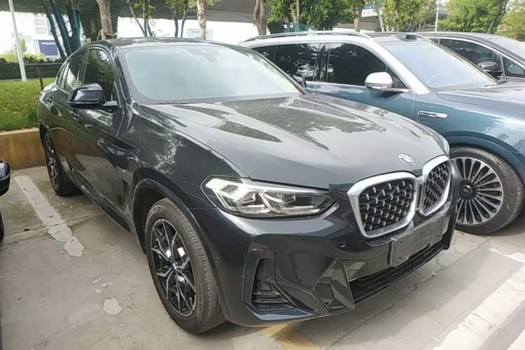 Used BMW X4 2022 xDrive 25i M Sport Package Front Right 45 Deg