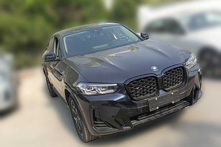 Used BMW X4 2022 xDrive 25i M Sport Package Front Right 45 Deg