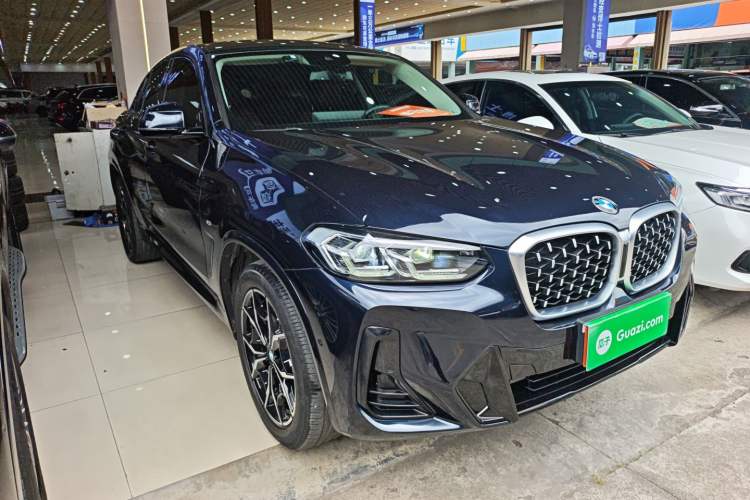 Used BMW X4 2022 xDrive 25i M Sport Package Front Right 45 Deg