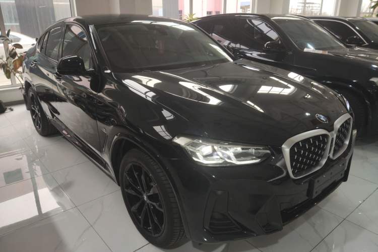 Used BMW X4 2022 xDrive 30i M Sport Package Front Right 45 Deg
