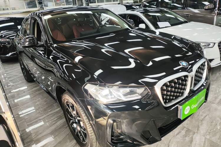 Used BMW X4 2022 xDrive 25i M Sport Package Front Right 45 Deg