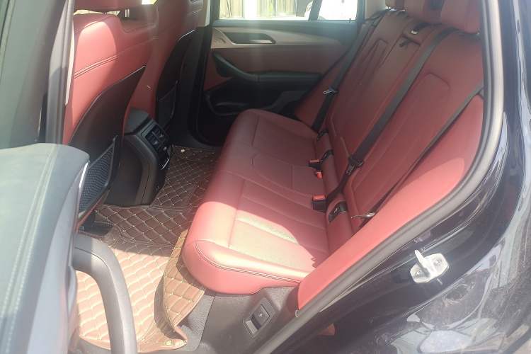 Used BMW X4 2022 xDrive 25i M Sport Package Interior 1
