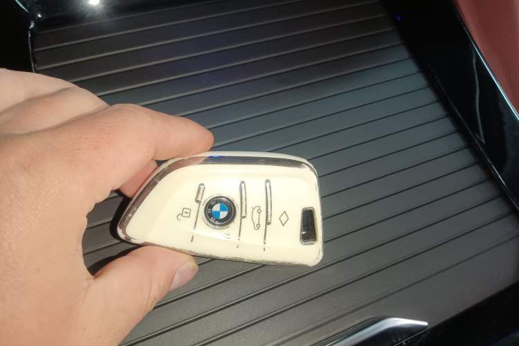 Used BMW X4 2022 xDrive 30i M Sport Package Interior 1