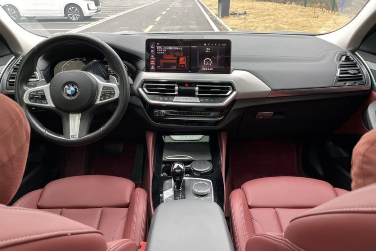 Used BMW X4 2022 xDrive 25i M Sport Package Interior 1