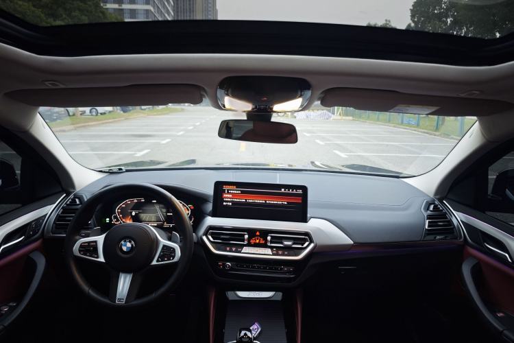 Used BMW X4 2022 xDrive 25i M Sport Package Interior 1