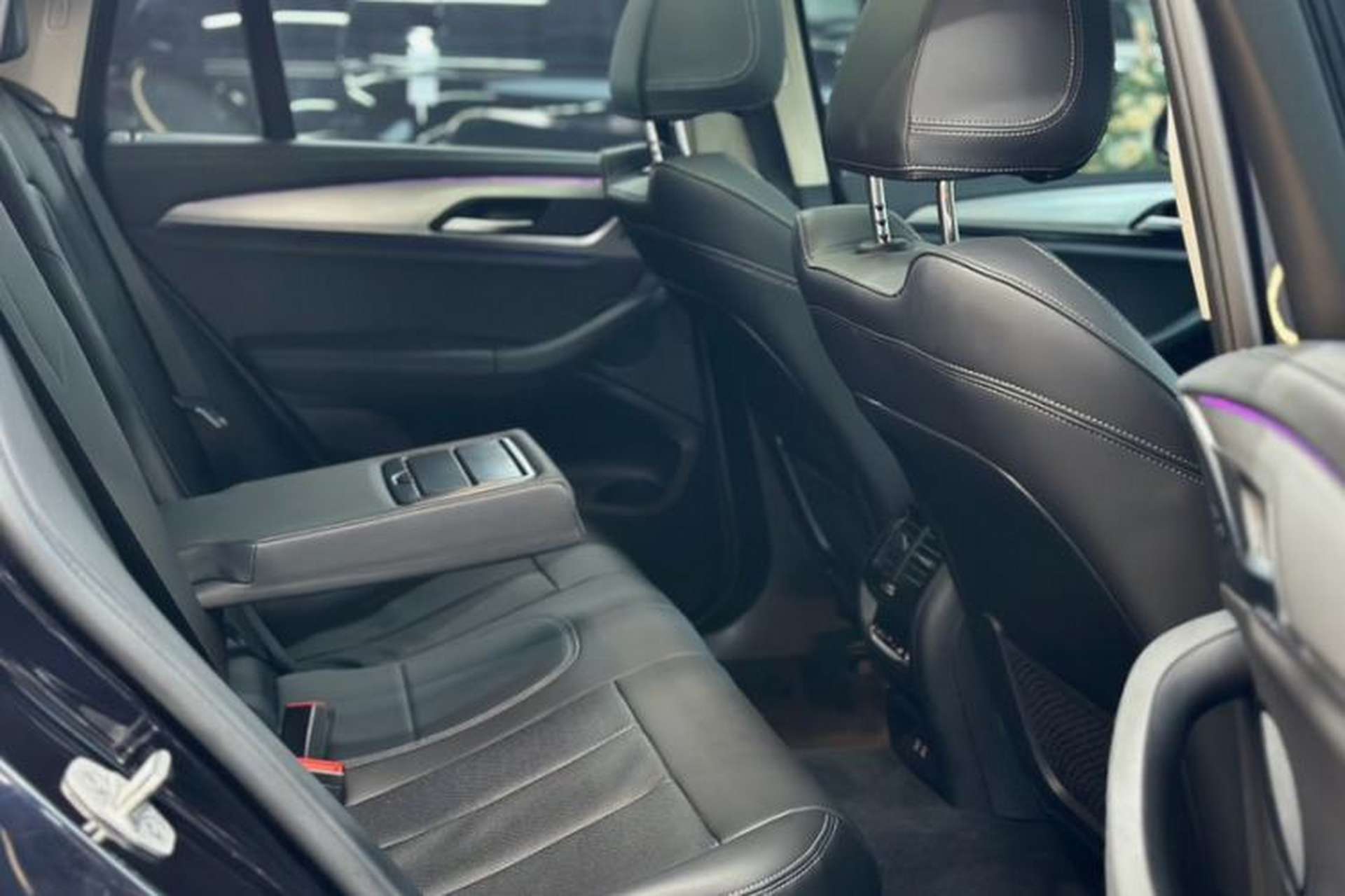 Used BMW X4 2022 xDrive 25i M Sport Package Interior 11