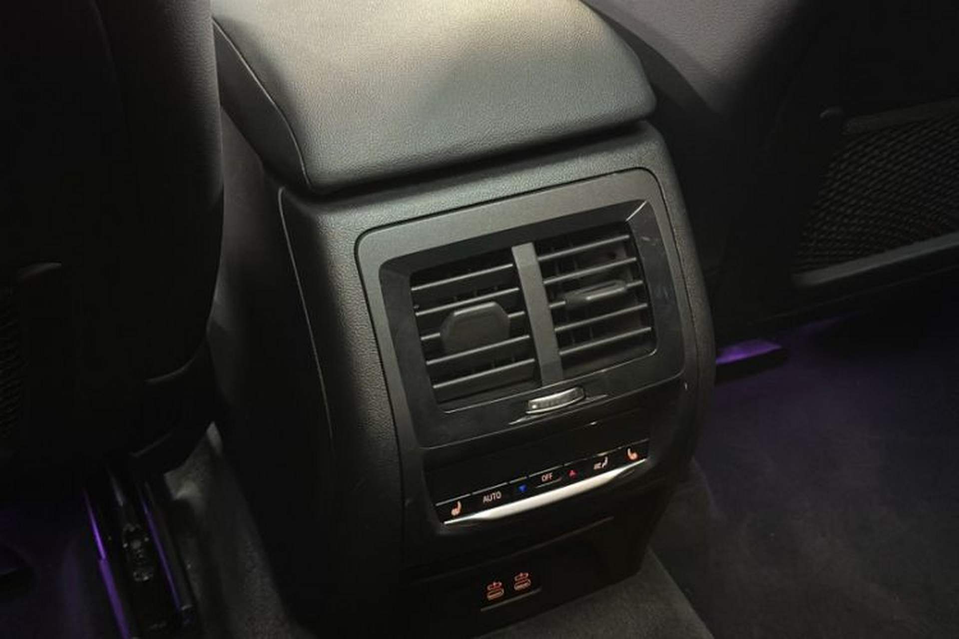 Used BMW X4 2022 xDrive 25i M Sport Package Interior 15
