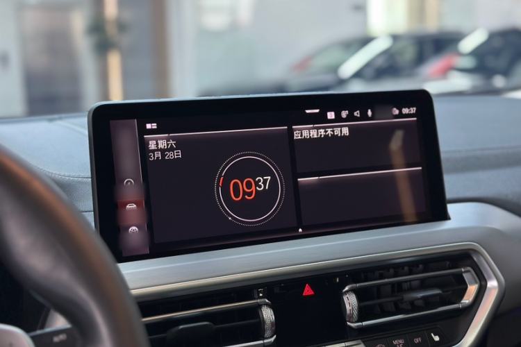 Used BMW X4 2022 xDrive 25i M Sport Package Interior 2