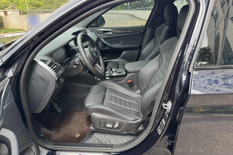 Used BMW X4 2022 M40i Interior 2