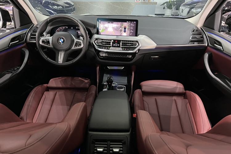 Used BMW X4 2022 xDrive 30i M Sport Package Interior 2