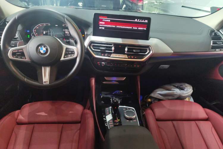 Used BMW X4 2022 xDrive 30i M Sport Package Interior 2