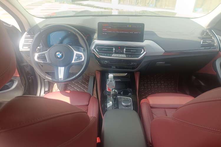 Used BMW X4 2022 xDrive 25i M Sport Package Interior 3