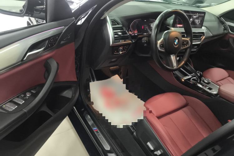 Used BMW X4 2022 xDrive 25i M Sport Package Interior 3