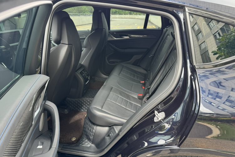 Used BMW X4 2022 M40i Interior 3