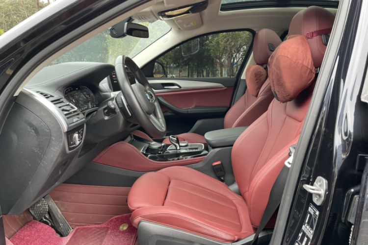 Used BMW X4 2022 xDrive 25i M Sport Package Interior 3
