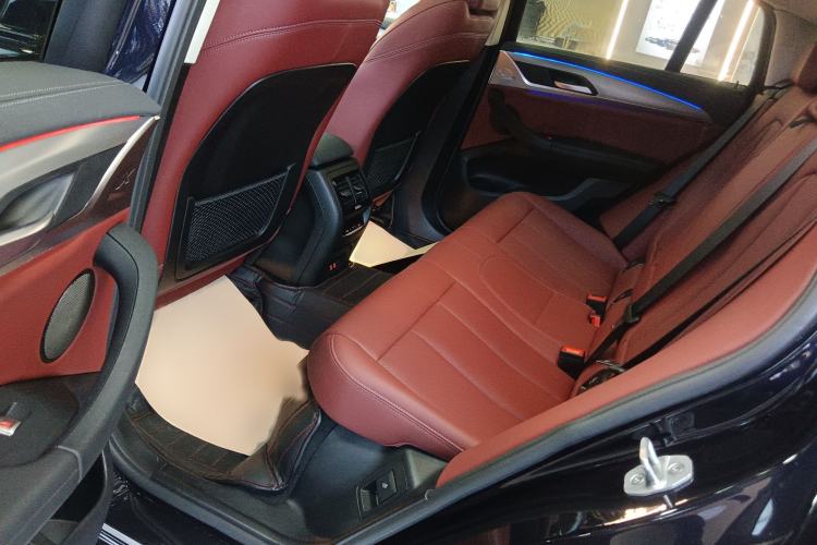 Used BMW X4 2022 xDrive 30i M Sport Package Interior 4