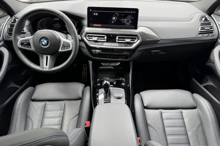 Used BMW X4 2022 M40i Interior 4