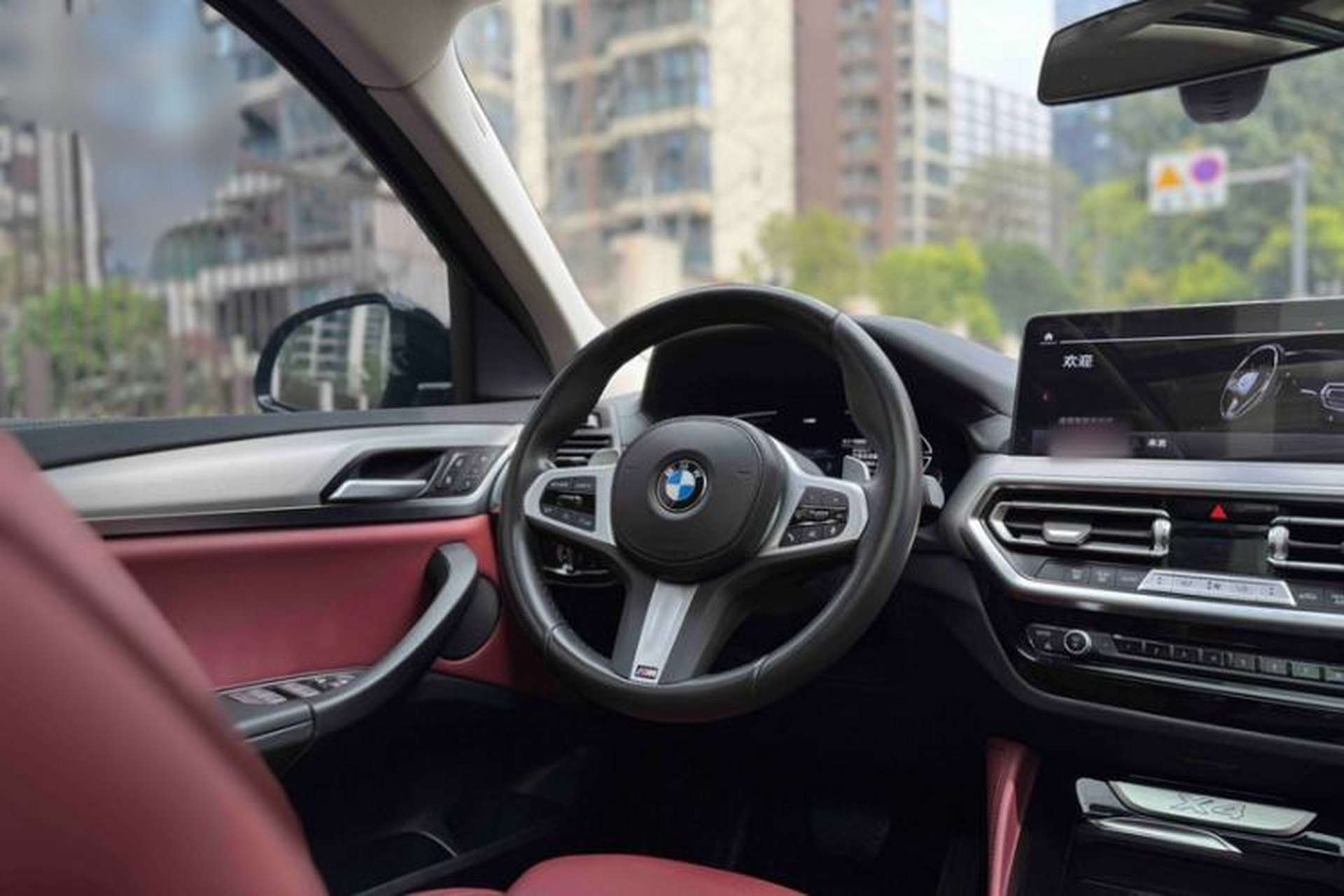 Used BMW X4 2022 xDrive 30i M Sport Package Interior 5