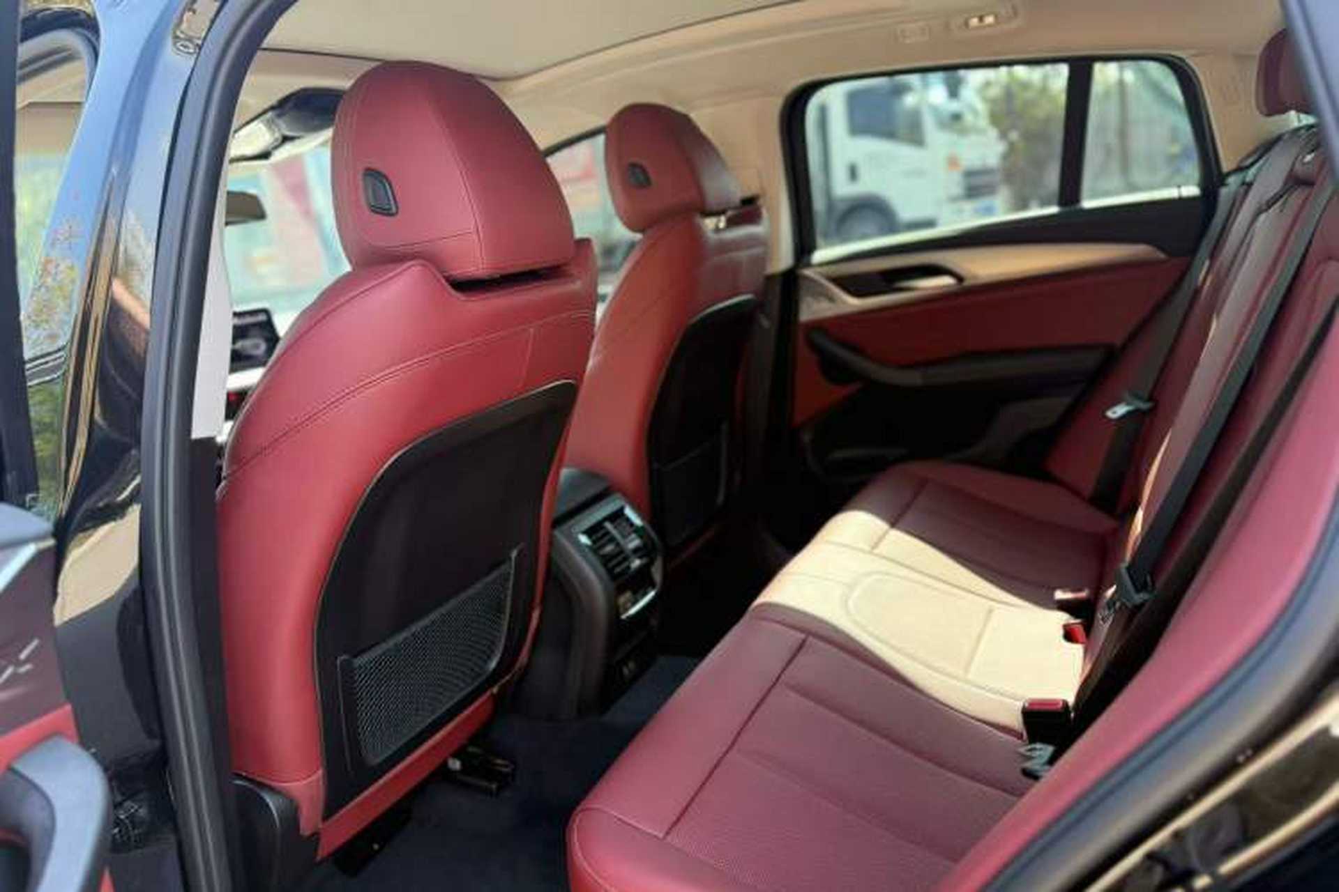 Used BMW X4 2022 xDrive 25i M Sport Package Interior 6