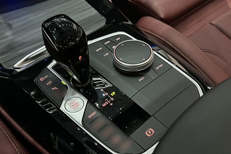 Used BMW X4 2022 xDrive 30i M Sport Package Interior 7