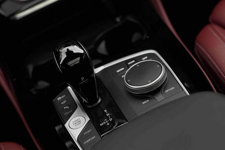 Used BMW X4 2022 xDrive 30i M Sport Package Interior 7