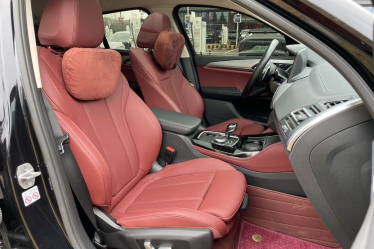 Used BMW X4 2022 xDrive 25i M Sport Package Interior 8