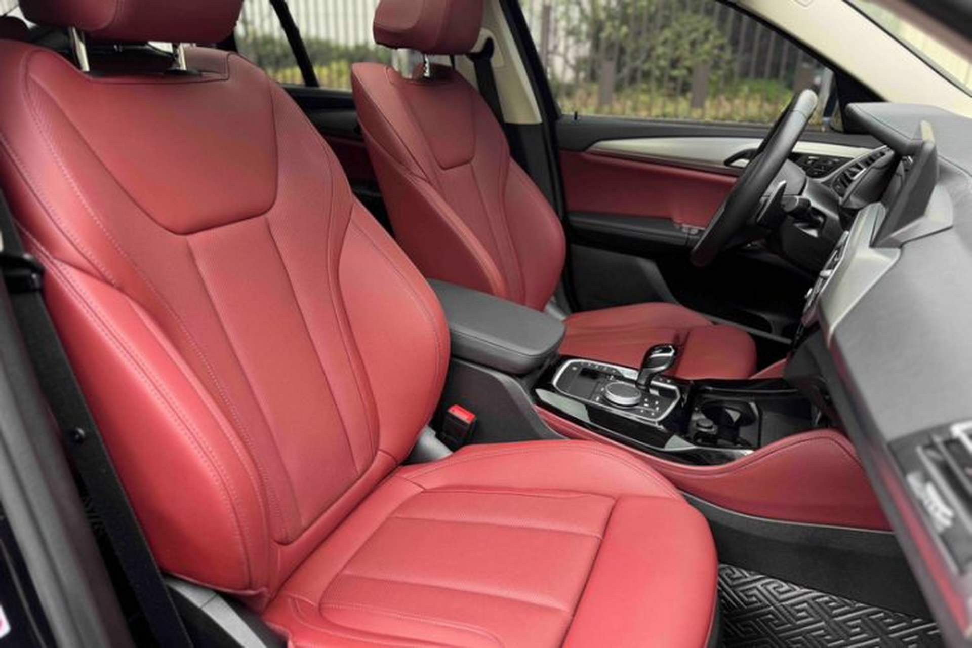 Used BMW X4 2022 xDrive 30i M Sport Package Interior 8