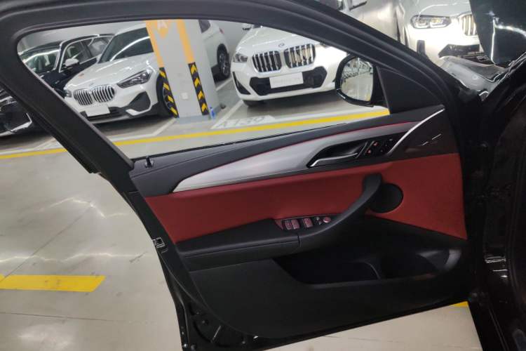 Used BMW X4 2022 xDrive 30i M Sport Package Left Front Door Interior