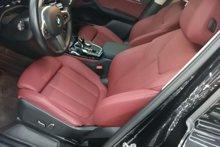 Used BMW X4 2022 xDrive 25i M Sport Package Left Front Seat