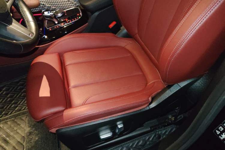 Used BMW X4 2022 xDrive 25i M Sport Package Left Front Seat