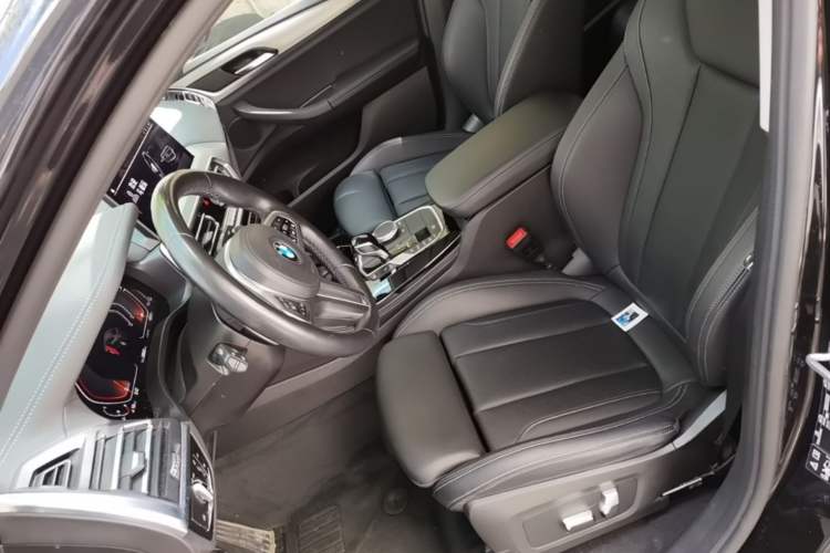 Used BMW X4 2022 xDrive 25i M Sport Package Left Front Seat