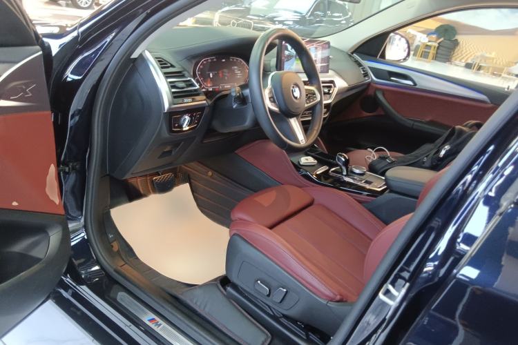 Used BMW X4 2022 xDrive 30i M Sport Package Left Front Seat